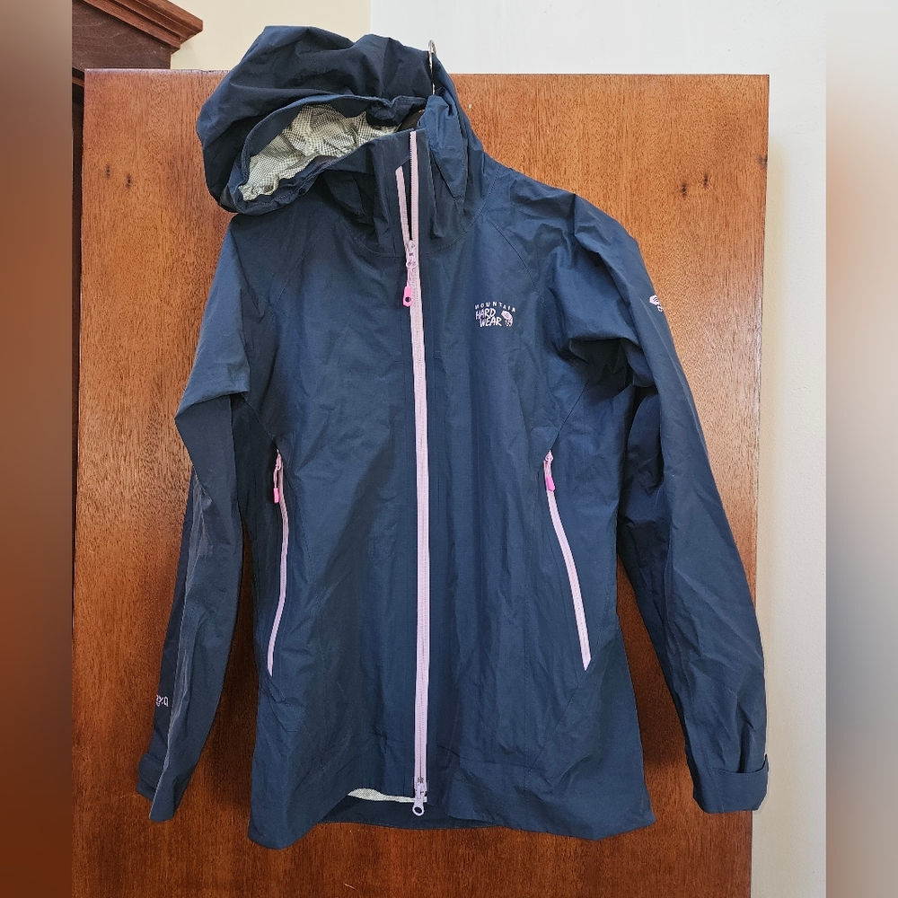 Mountain Hardwear Black and Pink Rain Jacket ~Waterproof ~ Womens SMALL